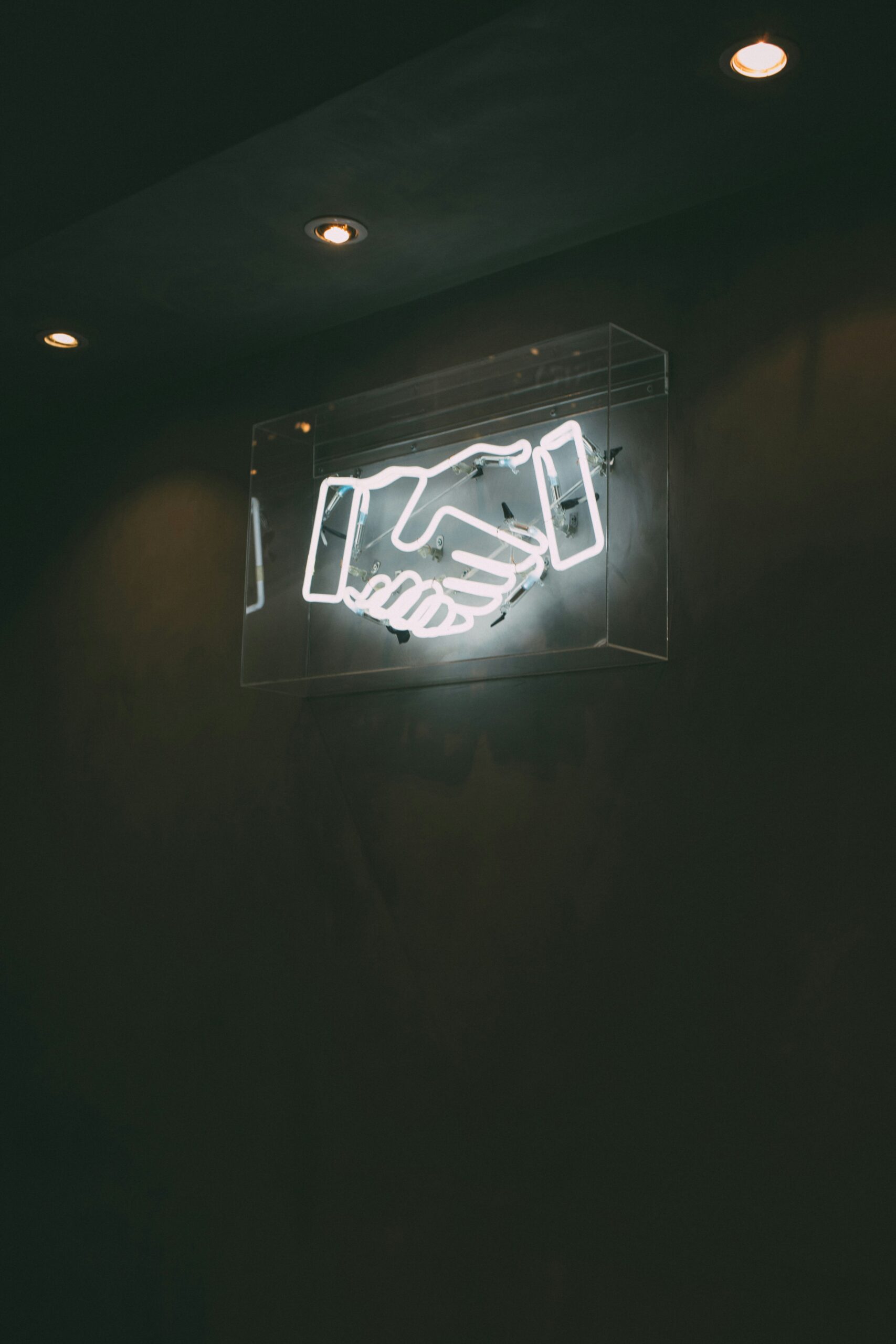 charlesdeluvio-AT5vuPoi8vc-unsplash (1)